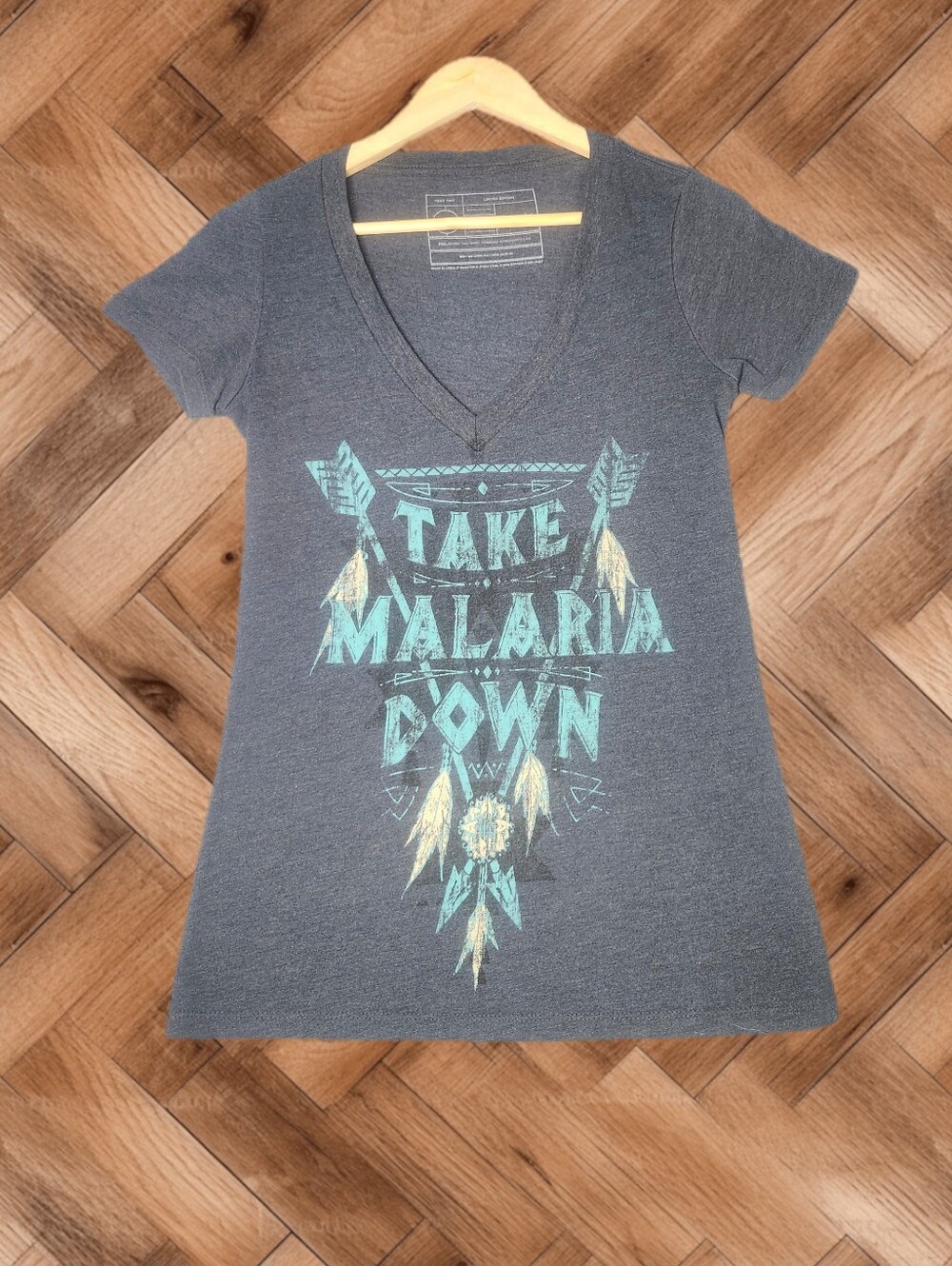 Sevenly "Take Malaria Down" Graphic Tee - Size Small 👕